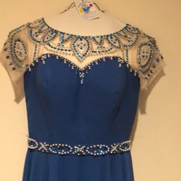 Ball Dress - Picture 5 of 6